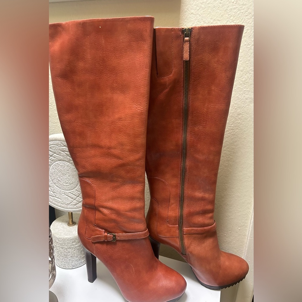 Ninewest knee high boots. Copper Leather upper. 
Never worn. No box. Final sale.